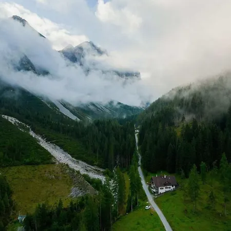 Amazing Chalet In Neustift Im Stubai With Sauna- What'app - 0034-635-520-036 - For Reservations! Vila *