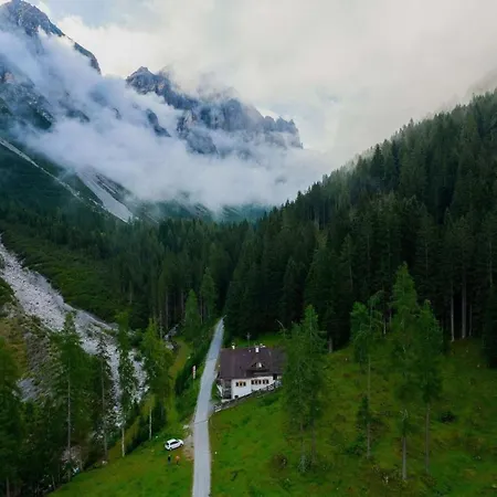 Villa Amazing Chalet In Neustift Im Stubai With Sauna- What'app - 0034-635-520-036 - For Reservations!